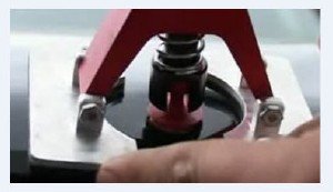 Видео: Быстрый ремонт вмятин без повреждения лако-красочного покрытия(104Mb/TSRip/2009)